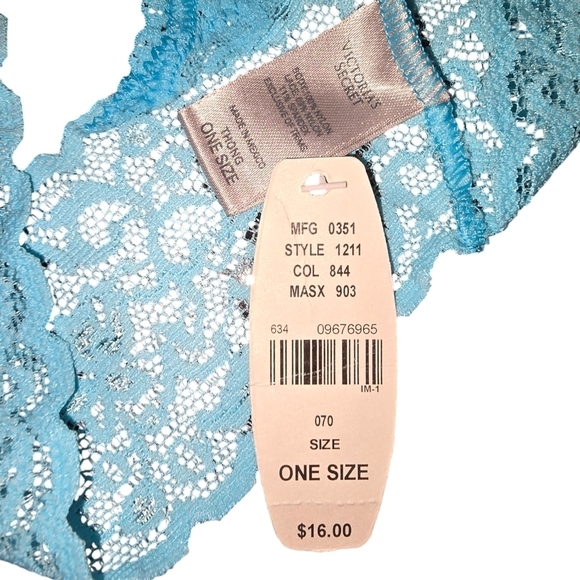VICTORIA'S SECRET STRETCH LACE THONG - Picture 3 of 3